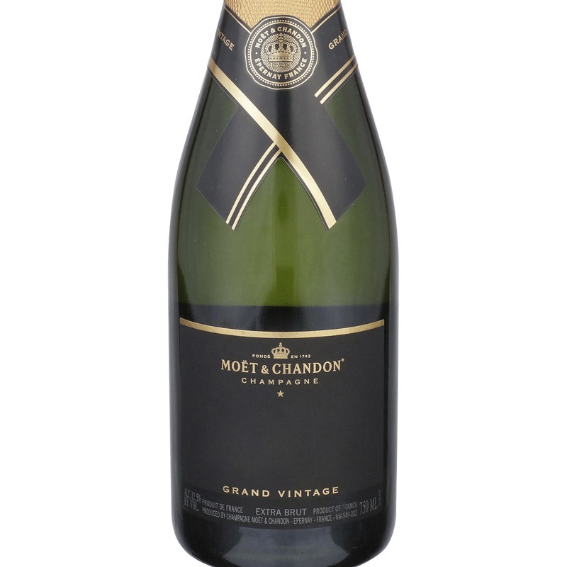 MOET & CHANDON CHAMPAGNE EXTRA BRUT GRAND VINTAGE 2015 W/ GIFT BOX 750ML